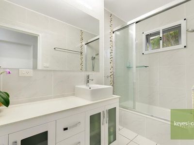 4 Hampton Court, Castle Hill