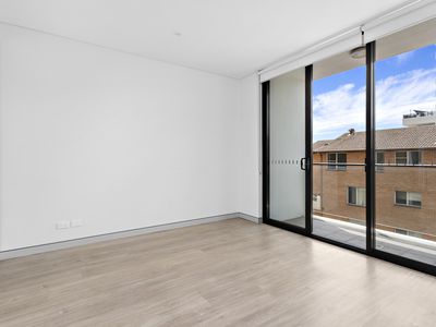 305 / 16 Burelli Street, Wollongong