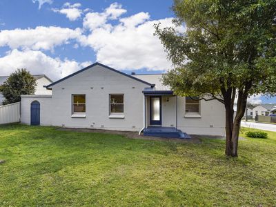 77 Lake Terrace East, Mount Gambier