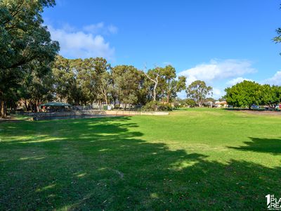 13 Dalewood Gardens, Meadow Springs