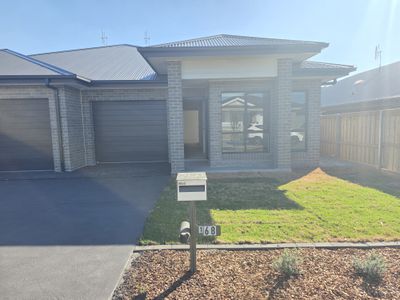 1/68  Malachite Street, Chisholm