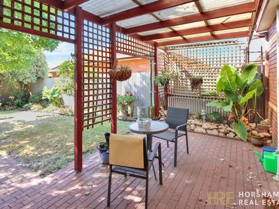 2 / 8 Ashwin Close, Horsham