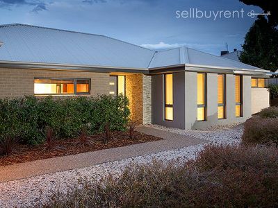 56 BALLARA DRIVE, Wodonga