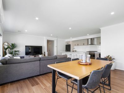29 Swan Lake Drive, Sale