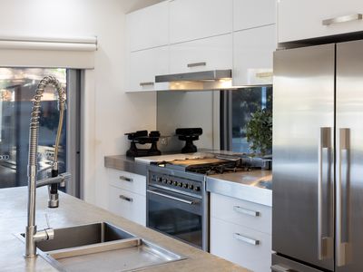 18 Cunninghame Street, Sale