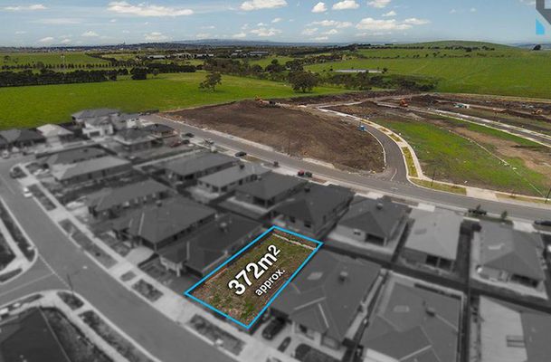 10 Pristine Drive, Greenvale