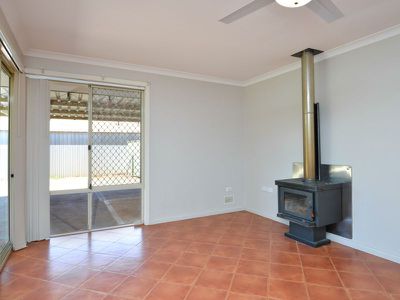 2 Holroyd Way, Boulder