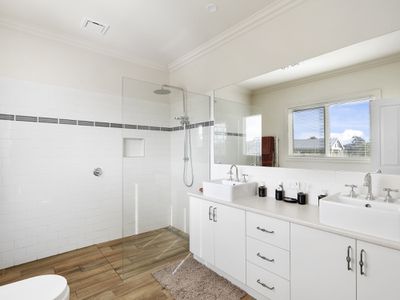 6 Bush Pea Drive, Seymour