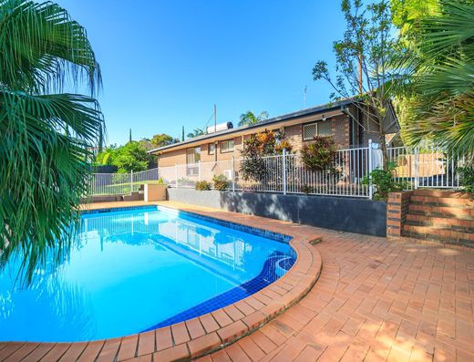 Renovated Spacious Family Home! With an In-Ground Swimming Pool!