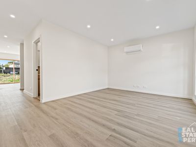 11 Tiger Way, Officer