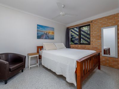 13 Meghan Crescent, Qunaba
