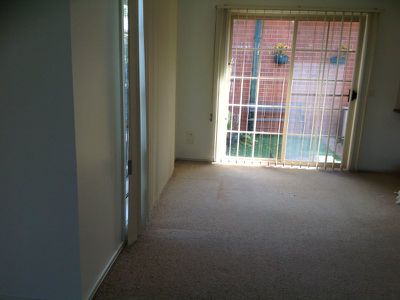 1 / 8 Moulamein Court, Hamlyn Heights