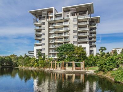 R1 / 38 Riverwalk Avenue, Robina