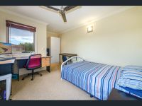2 / 4 University Drive, Robina