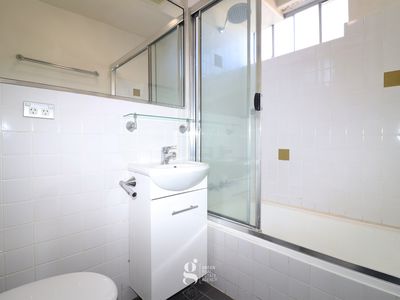 4 / 28 Meadow Crescent, Meadowbank