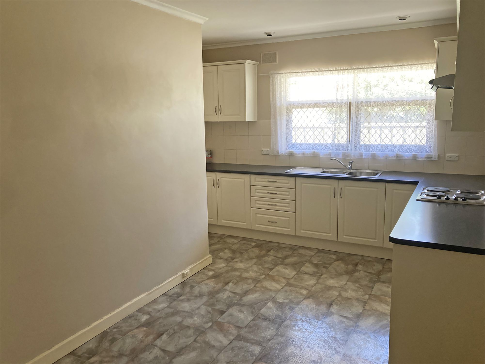 5 / 10 Third Avenue, Glenelg East