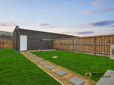 12 Bronze Leaf Walk, Narre Warren South