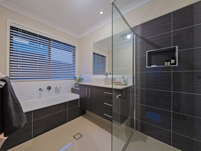 66 Feathertail Place, Wakerley