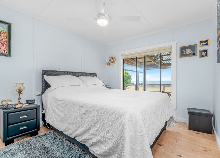 17 Beach Road, Portland