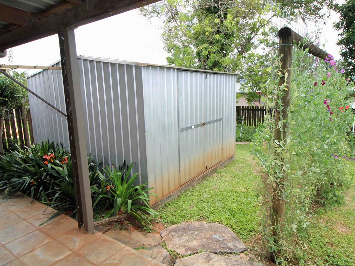 7 Goldview Street, Atherton