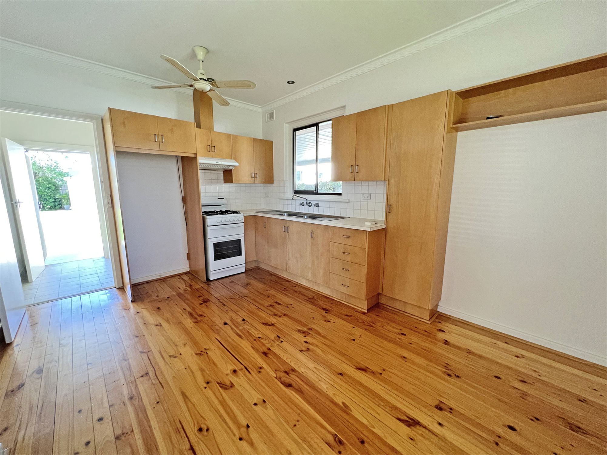 33 Wolseley Terrace, Ascot Park