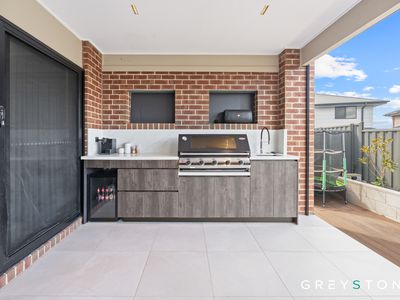 5 Nebula Court, Fraser Rise