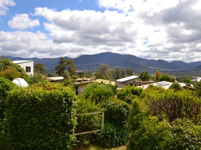 11 Young Crescent, Tawonga South