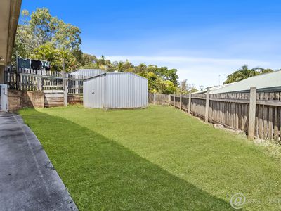 1 / 4 Toos Close, Cooee Bay