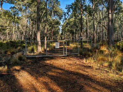 123 Lake View Road, Lake Leake