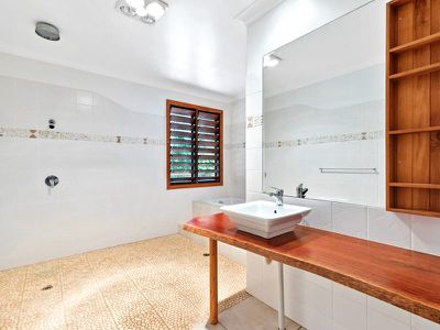 10-12 Main St, Montville