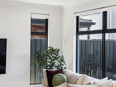 45 Graduation Parade, Taperoo