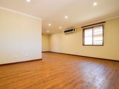 4 Yanderra Crescent, South Hedland