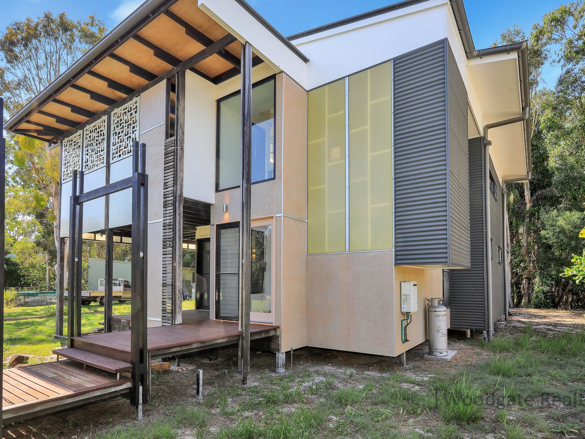 6 WHALE COURT, Woodgate