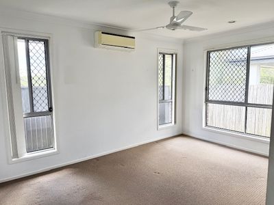 10 Rise Circuit, Pacific Pines