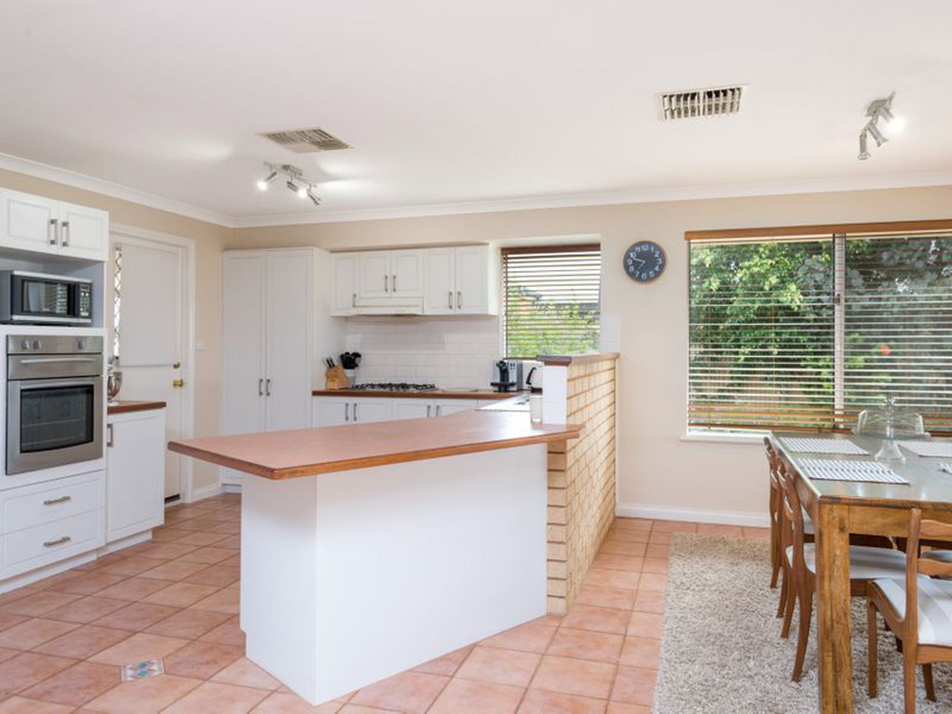 24 Tindals Crescent, Hannans