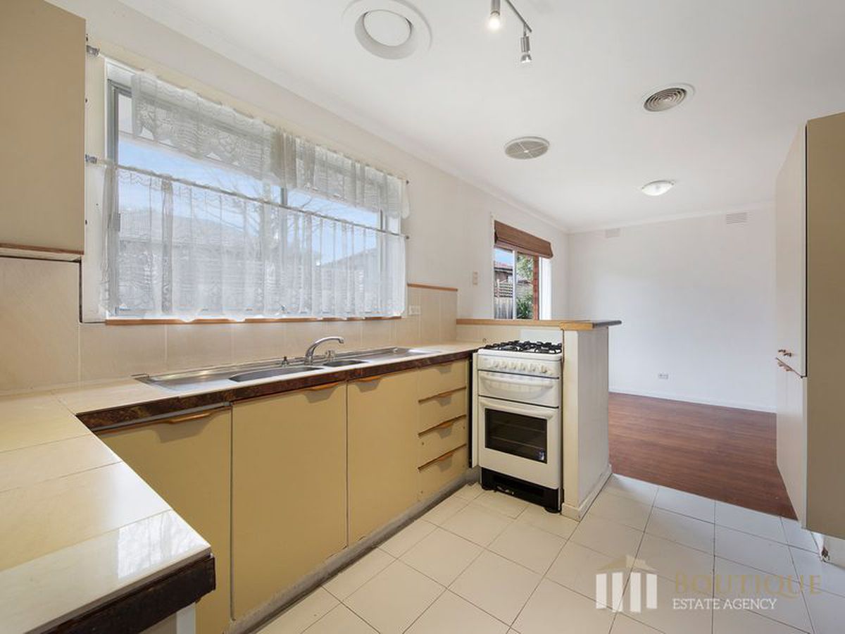 8 Thredbo Court, Dandenong North