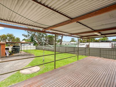 26 Deakin St, Oak Flats