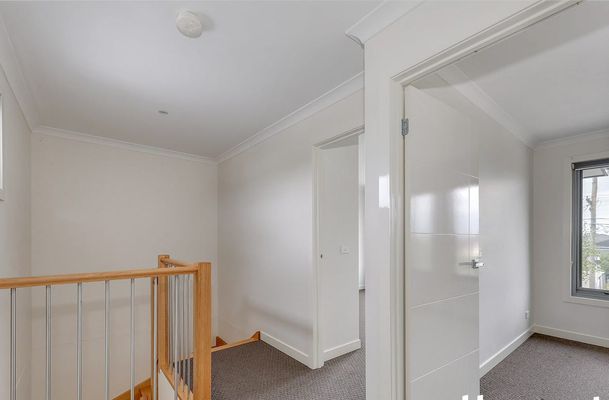 3 / 9 Boort Street, Dallas