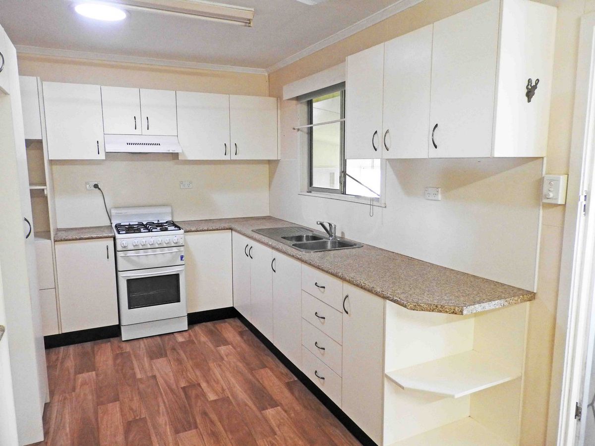 37 CANOPUS CIRCUIT, Atherton