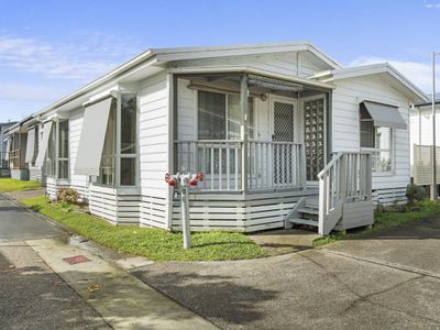 81 / 2 MacLeay Drive, Halekulani
