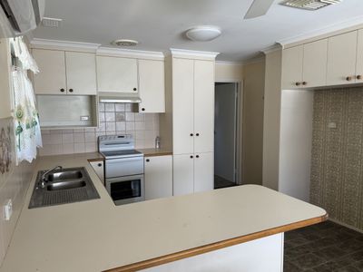 38 Station Street, Parkes