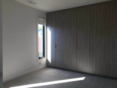 2 / 318 Cotham Road, Kew