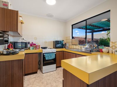 12 / 6 Ashford Avenue, Rockingham