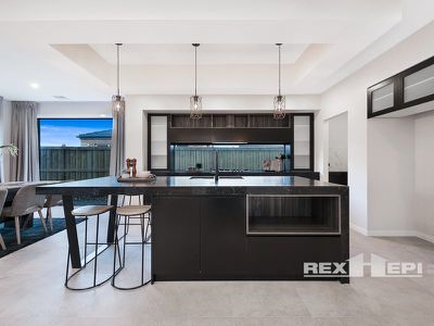 95 Castillo Avenue, Clyde North