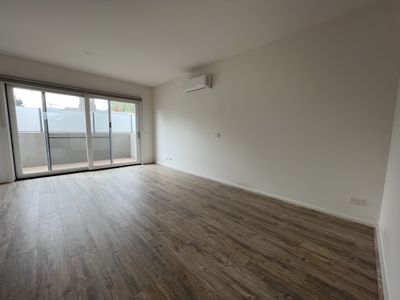 7 / 98 Commercial Road, Footscray