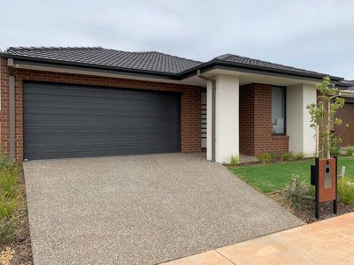 6 Broom Road, Aintree