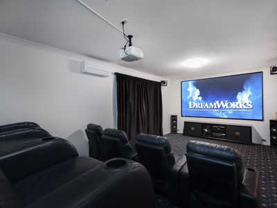 11 Cobblestone Drive, Attwood
