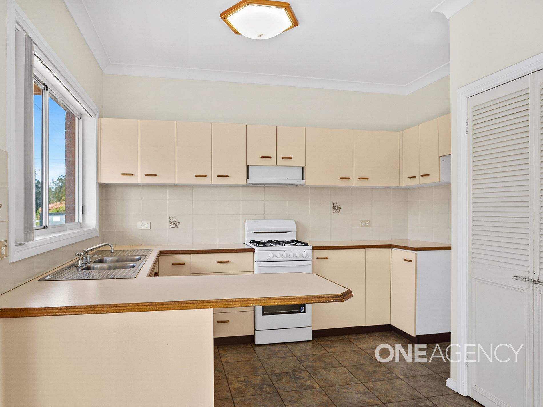 1 / 92 Tongarra Road, Albion Park