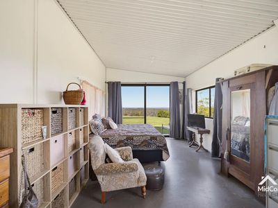 14913 Pacific Highway, Possum Brush