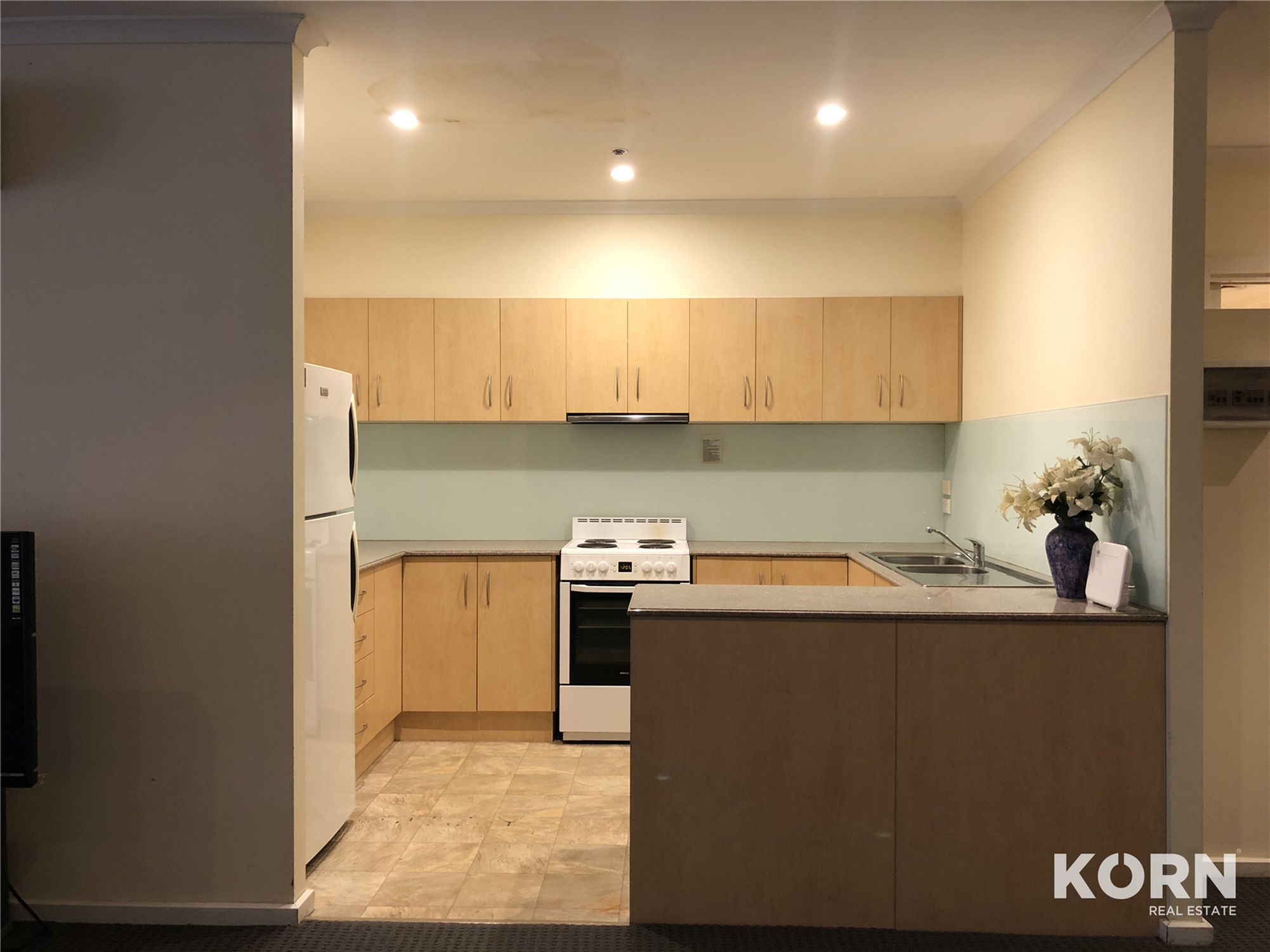 33 / 65 King William Street, Adelaide